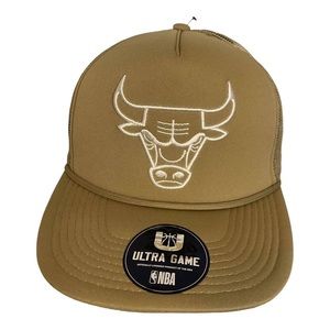 NWT NBA Ultra Game Chicago Bulls Tan Mesh Foam Snapback Trucker Hat